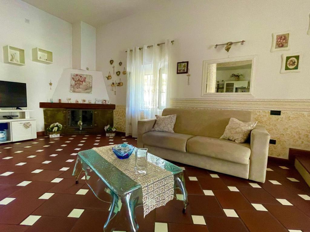 Ferienwohnung Holiday House Il Castello Di Anna Vietri Exterior foto